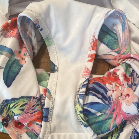 🌸NWT OUTDOOR OASIS Womens Plus Size One Piece Swimsuit - size 1X - Picture 9 of 17